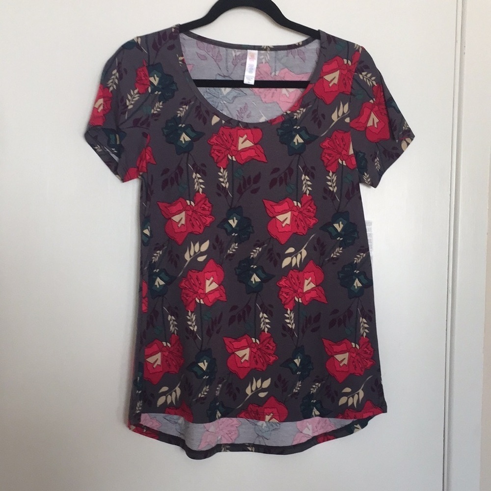 XS LuLaRoe Classic Tee H02‎ 24
